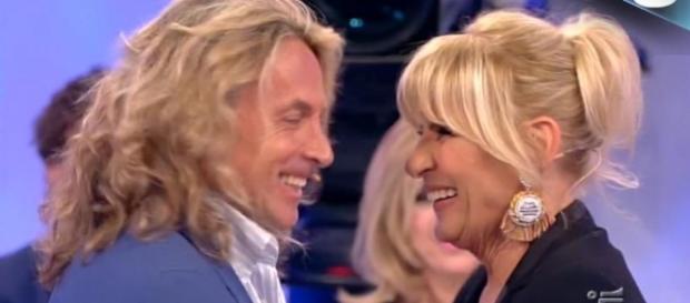 Uomini e donne trono over, Gemma e Marco innamorati, Aruta nei guai con la sua ex moglie Uomini e donne trono over, Gemma e Marco innamorati, Aruta nei guai con la sua ex moglie