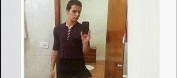 Menina descobre traição de seu namorado e age de forma inusitada Menina descobre traição de seu namorado e age de forma inusitada
