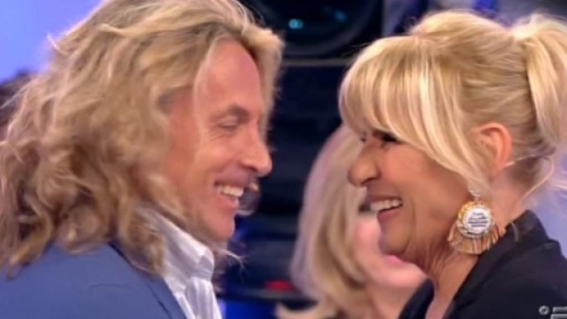 Uomini e donne trono over, Gemma e Marco innamorati, Aruta nei guai con la sua ex moglie