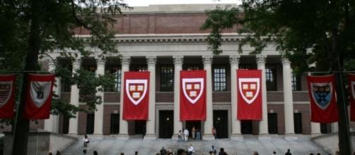 Harvard kicks out 10 students for 'offensive' memes in private ... - redalertpolitics.com