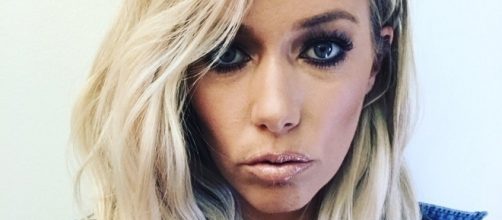 Kendra Wilkinson furious with Mom Patti over tell-all book- Photo Kendra Wilkinson Twitter