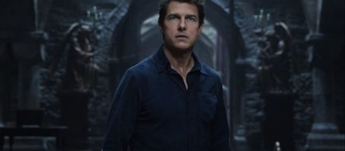 Tom Cruise Battles Sofia Boutella's Princess Ahmanet In 'The Mummy ... - heroichollywood.com