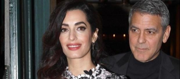 Amal e George Clooney genitori. Foto: Instagram. Amal e George Clooney genitori. Foto: Instagram.