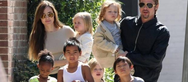 Angelina Jolie and Brad Pitt with their kids Zahara, Maddox, the twins Vivienne and Knox Leon, Shiloh Nouvel and Pax Thien. Angelina Jolie and Brad Pitt with their kids Zahara, Maddox, the twins Vivienne and Knox Leon, Shiloh Nouvel and Pax Thien.
