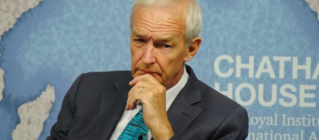 Jon Snow grilled Diane Abbott over Labour's apparent U-turn on 'shoot-to-kill' Jon Snow grilled Diane Abbott over Labour's apparent U-turn on 'shoot-to-kill'