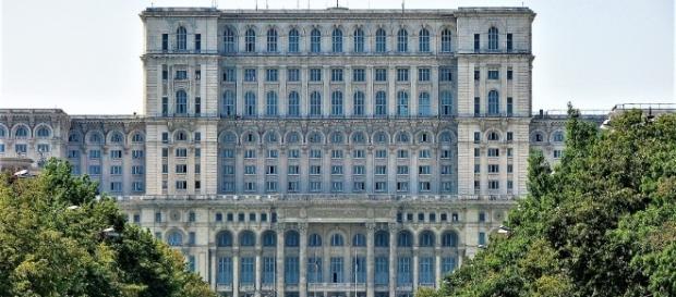 Legea salarizării unitare a trecut de Parlament Legea salarizării unitare a trecut de Parlament