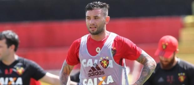 Mena disputará a Copa das Confederações Mena disputará a Copa das Confederações