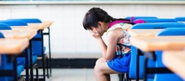 O caso da menina que foi expulsa da escola por não usar sutiã chocou a opinião pública (Foto: Reprodução) O caso da menina que foi expulsa da escola por não usar sutiã chocou a opinião pública (Foto: Reprodução)