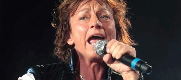 Wind Music Awards: Gianna Nannini canta in playback e scoppia la polemica. Wind Music Awards: Gianna Nannini canta in playback e scoppia la polemica.