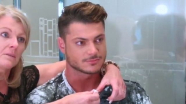 Florian Roche accompagné de sa maman s'explique face aux questions du Youtubeur Sam Zirah