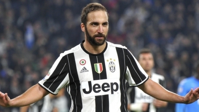 Juve, Higuain al Manchester United?