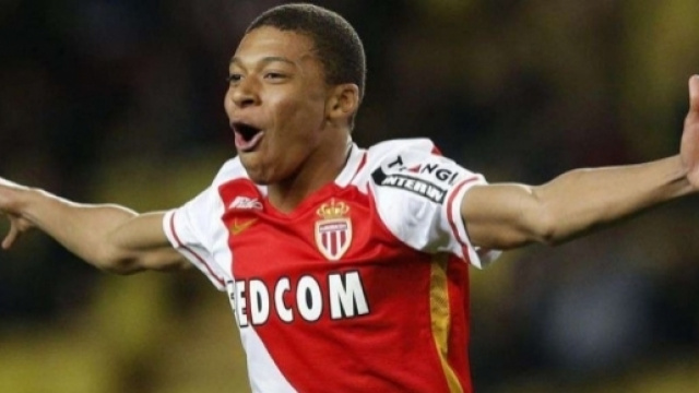 L'Angleterre craque pour Mbappé ! - Transfert Foot Mercato - les-transferts.com