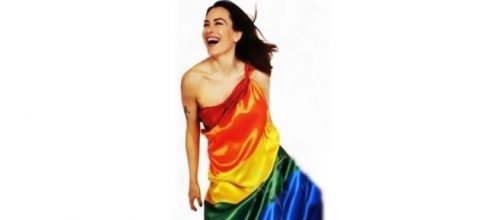 Alexia sostiene da sempre i diritti LGBT. Il suo nuovo singolo "La Cura Per Me" è sigla del Gay Pride 2017