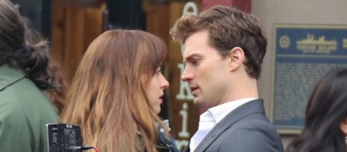 Dakota Johnson and Jamie Dornan are becoming real close with each other - extratv.com