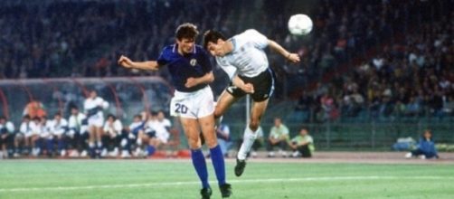 Il gol di Aldo Serena nella sfida mondiale tra Italia ed Uruguay nel 1990