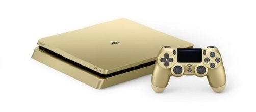 La PlayStation 4 in versione oro o argento arriverà in Italia il 28 giugno - Credits: Sony