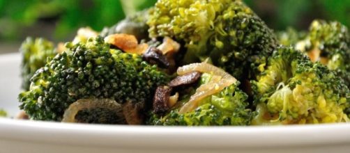 Ricetta pasta broccoli, cipolla e acciughe