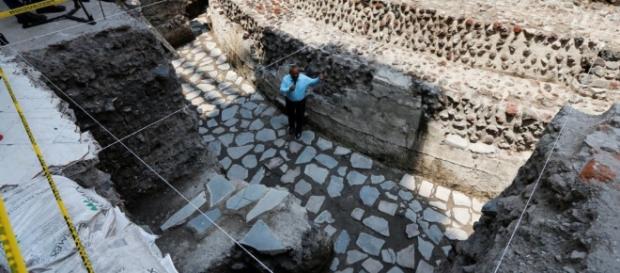 Archaeologists Discover Aztec Ball Court in Heart of Mexico City - voanews.com Archaeologists Discover Aztec Ball Court in Heart of Mexico City - voanews.com