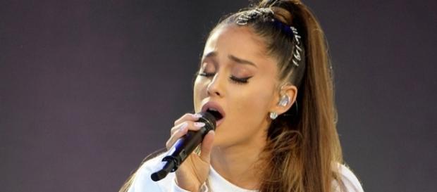 Ariana Grande and Mac Miller duet at One Love Manchester benefit ... - aol.com Ariana Grande and Mac Miller duet at One Love Manchester benefit ... - aol.com