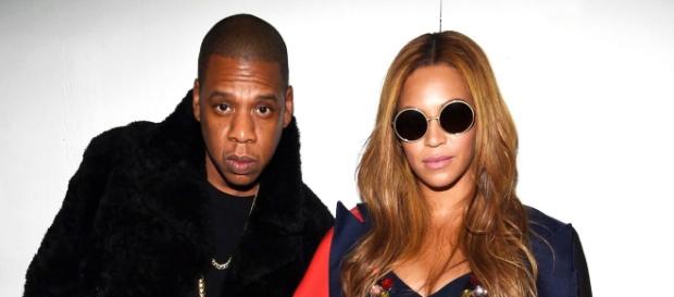 Redes sociais se agitam com publicações de Jay-Z Redes sociais se agitam com publicações de Jay-Z