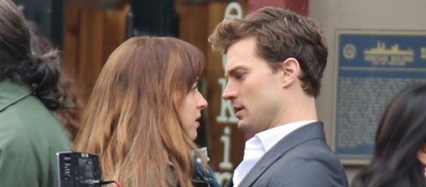 Dakota Johnson and Jamie Dornan are becoming real close with each other - extratv.com Dakota Johnson and Jamie Dornan are becoming real close with each other - extratv.com