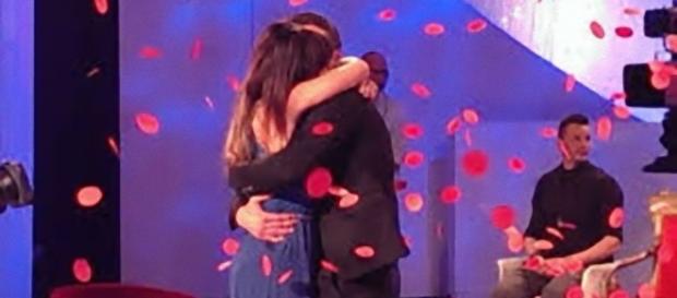 Elga Enardu e Diego Daddi pronti alle nozze. Elga Enardu e Diego Daddi pronti alle nozze.