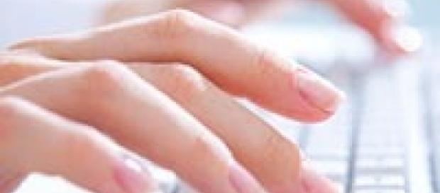 Istanze Online: il servizio che permette di inoltrare direttamente online le istanze relative alla pubblica amministrazione scolastica Istanze Online: il servizio che permette di inoltrare direttamente online le istanze relative alla pubblica amministrazione scolastica
