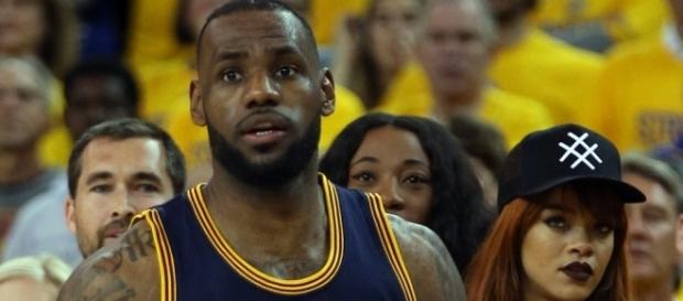 LeBron James and Rihanna: a timeline of the bad gal's super fandom - theundefeated.com LeBron James and Rihanna: a timeline of the bad gal's super fandom - theundefeated.com