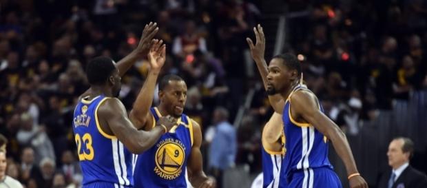 Los Warriors ponen el 3-0 con Durant decisivo (vía Twitter - A_todoDeporte) Los Warriors ponen el 3-0 con Durant decisivo (vía Twitter - A_todoDeporte)