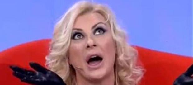 Uomini e Donne, Tina infuriata con Marco Uomini e Donne, Tina infuriata con Marco