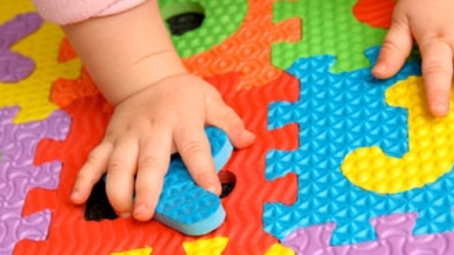 Bimba dimenticata in auto, doveva essere al nido