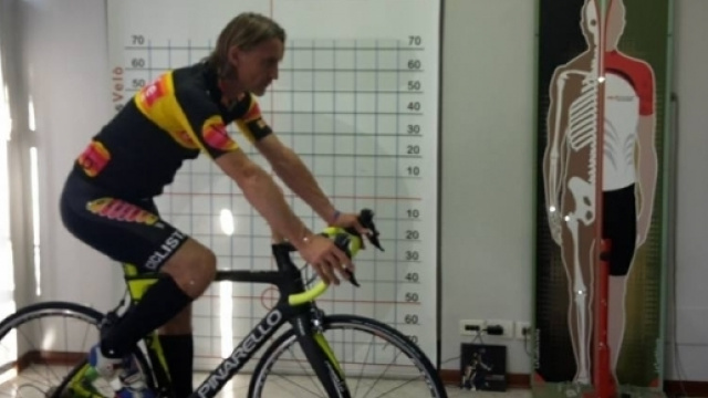 Davide Nicola si prepara alla sua maratona ciclistica.