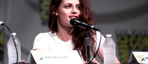 Kristen Stewart dating speculations. - wikimedia.com