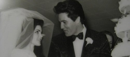 Elvis and Priscilla say 'I Do'-Photo Flickr