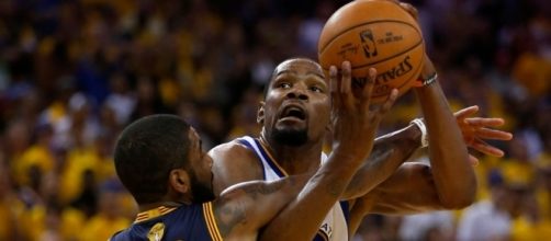 Kevin Durant doesn't make LeBron James tired, report says. Photo - mercurynews.com