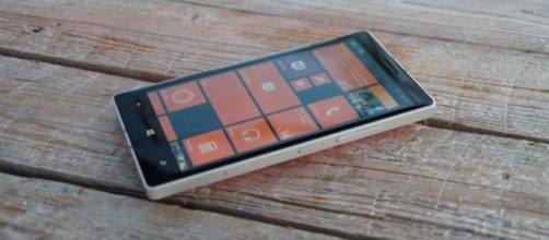 Microsoft Surface Phone is rumored to come with an in-built projector -- DennisBuntrock / Pixabay