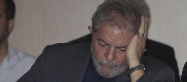 Advogados de Lula têm poucos dias para levarem os últimos argumentos ao processo do triplex Advogados de Lula têm poucos dias para levarem os últimos argumentos ao processo do triplex