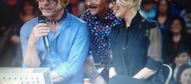 Avanti un altro: esilarante siparietto tra Maria De Filippi, Luca Laurenti e Paolo Bonolis Avanti un altro: esilarante siparietto tra Maria De Filippi, Luca Laurenti e Paolo Bonolis