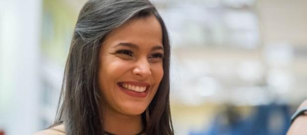 Emilly canta em vídeo postado nesta quinta-feira (8) (Foto: Reprodução) Emilly canta em vídeo postado nesta quinta-feira (8) (Foto: Reprodução)
