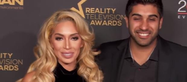 Farrah Abraham not engaged to Simon / Photo screencap from OK Magazine via Youtube Farrah Abraham not engaged to Simon / Photo screencap from OK Magazine via Youtube