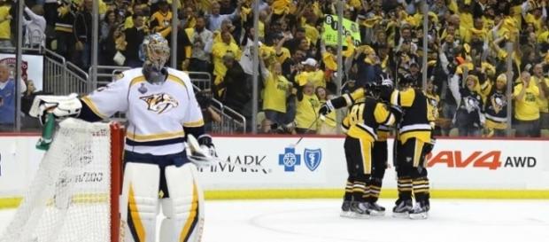 Pekka Rinne y Saros recibieron 3 goles por cabeza. NHL.com. Pekka Rinne y Saros recibieron 3 goles por cabeza. NHL.com.