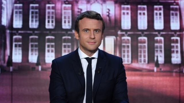 Macron bouleverse l'espace politique et législatif français