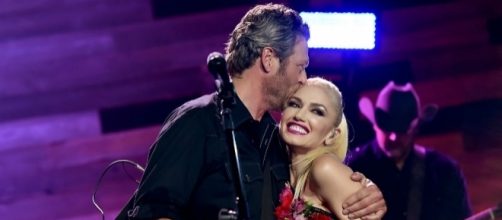 Gwen Stefani confident with Blake Shelton's love that she doesn't worry if he will bump into his ex. (via Blasting News library)