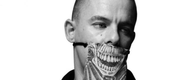 Alexander McQueen fotografiado por Inez Van Lamsweerde y Vinoodh Matadin. Alexander McQueen fotografiado por Inez Van Lamsweerde y Vinoodh Matadin.