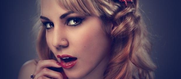 Confira algumas atitudes que as mulheres fazem em segredo (Foto: Reprodução) Confira algumas atitudes que as mulheres fazem em segredo (Foto: Reprodução)