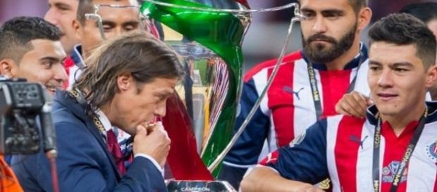 el técnico quiere mantener el plantel de Chivas el técnico quiere mantener el plantel de Chivas