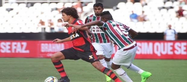 Fla e Flu podem acertar troca-troca nos próximos dias (Foto: Globoesporte) Fla e Flu podem acertar troca-troca nos próximos dias (Foto: Globoesporte)