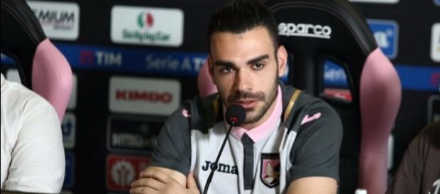 Jogador atuou no Palermo na última temporada Jogador atuou no Palermo na última temporada