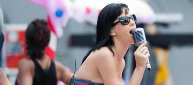 Katy Perry, Taylor Swift feud/ HARHANJAM via Wikimedia Commons Katy Perry, Taylor Swift feud/ HARHANJAM via Wikimedia Commons
