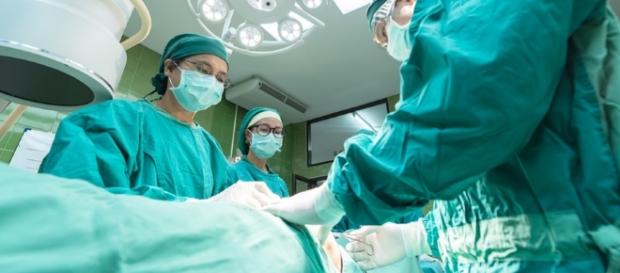 Surgeons operate on bowel patient / Photo CCO Public Domain via Pixabay Surgeons operate on bowel patient / Photo CCO Public Domain via Pixabay